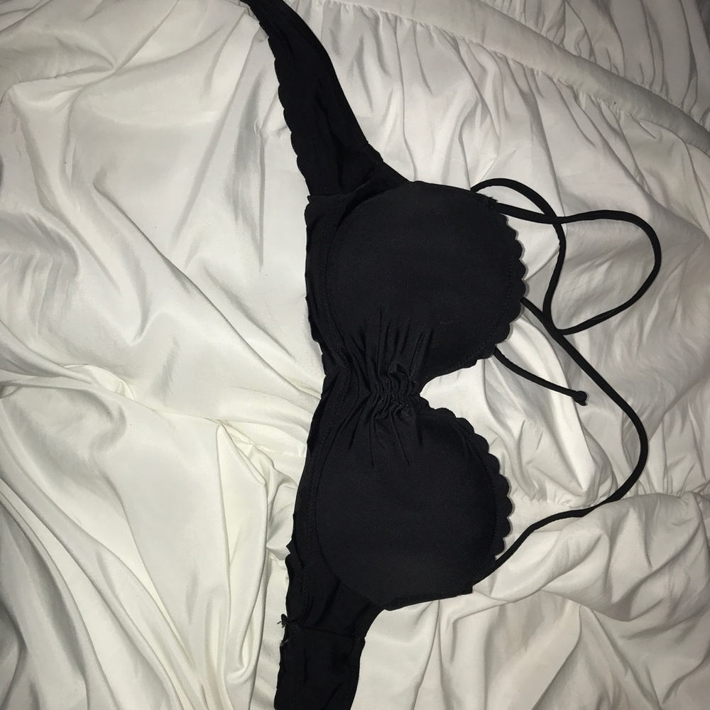 Victoria’s Secret bathing suit - Picture 1 of 3